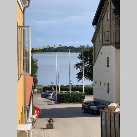 Lejlighed Pa Torvet I Stege Extérieur photo